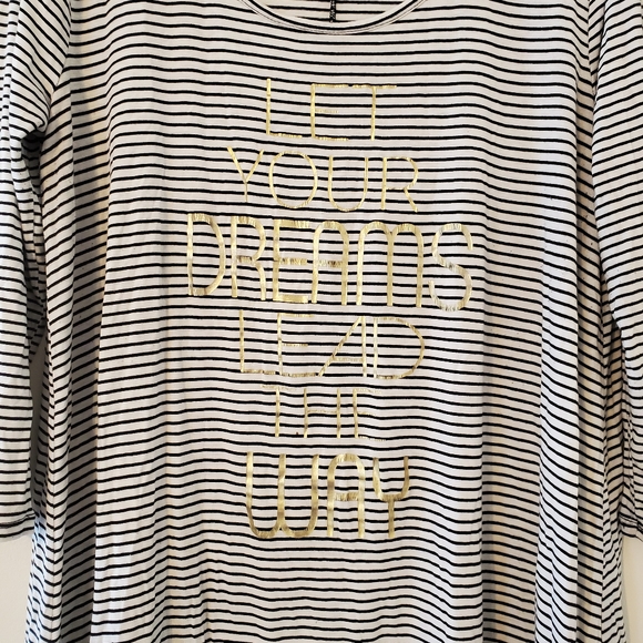 Decree Striprd Tunic Top - Picture 2 of 3